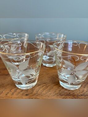 Vintage MCM Hand painted Floral Design Cocktail/Shot Glasses Gold Trim Set of 4